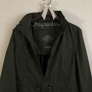 🎉HP🎉•NWOT• Army green waterproof coat